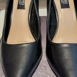 Jones New York Black Pointed-Toe Leather Pumps